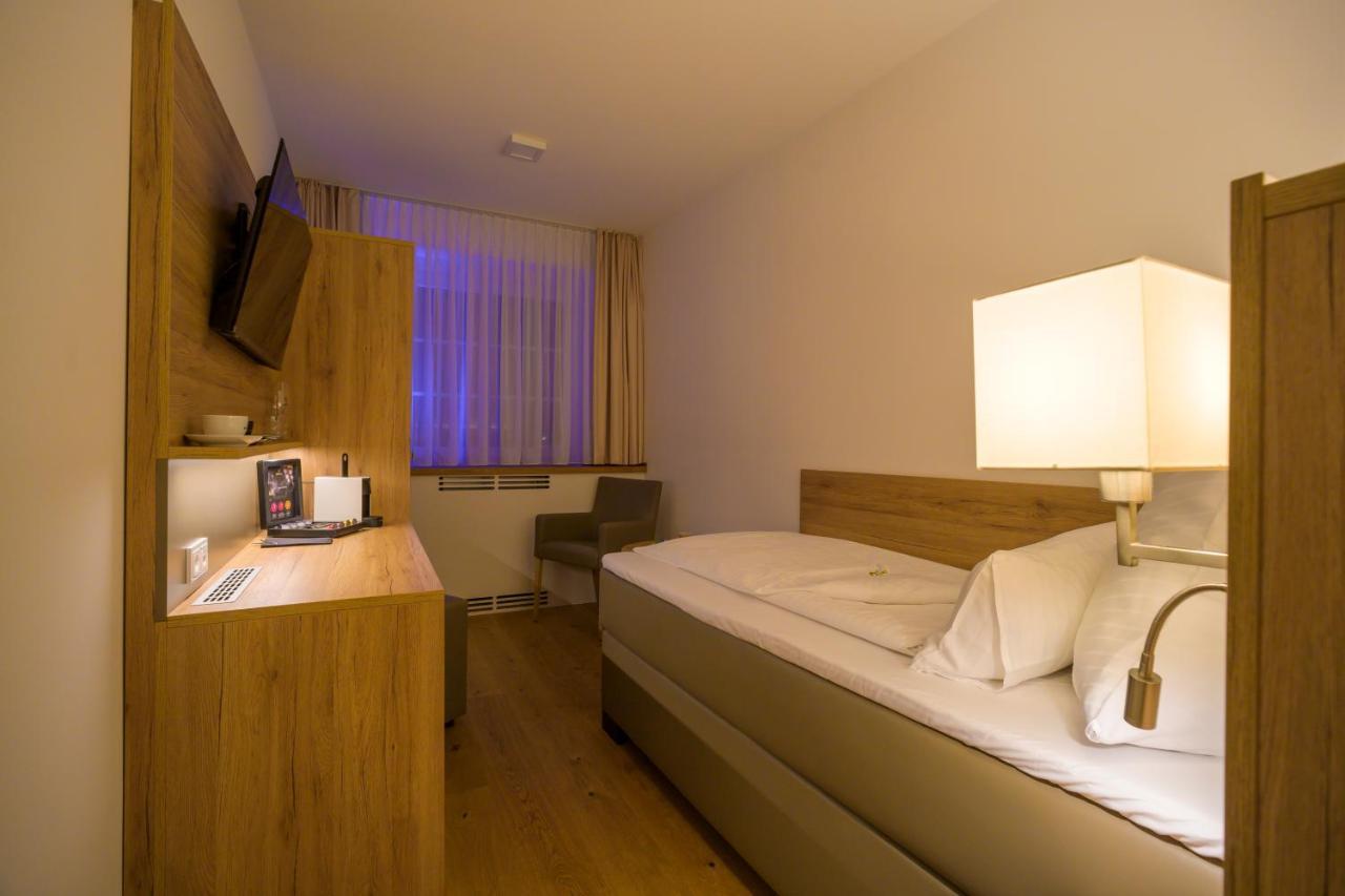 אשברג Landhotel Jagdschloesschen מראה חיצוני תמונה