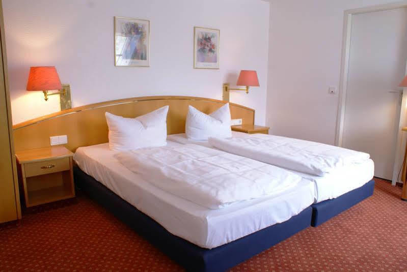אשברג Landhotel Jagdschloesschen מראה חיצוני תמונה